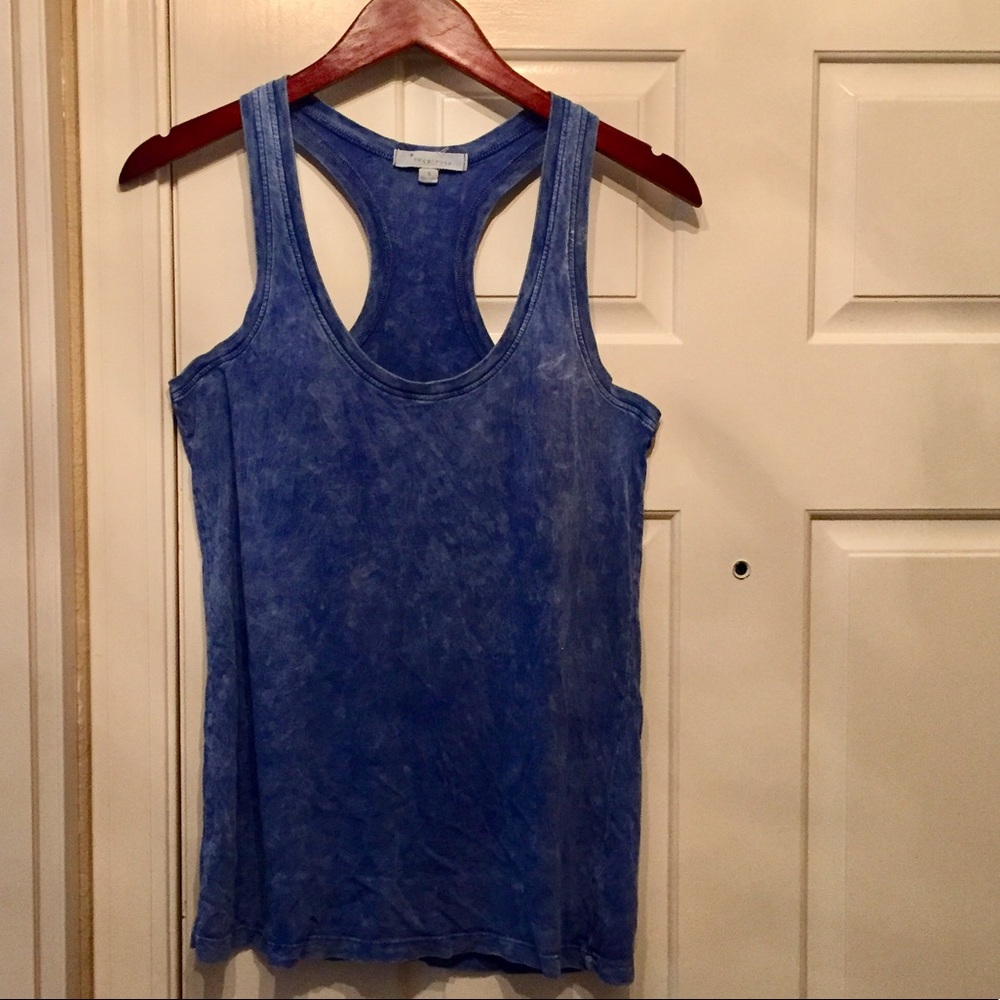 Razor back tank